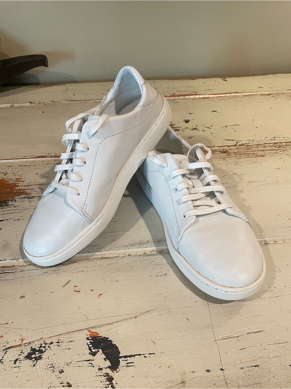WoMen's Olukai Pehuea il’lli White Leather everyday Low-Top Sneakers 7